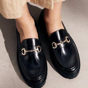 NWT H&M black loafers with gold hardware 8